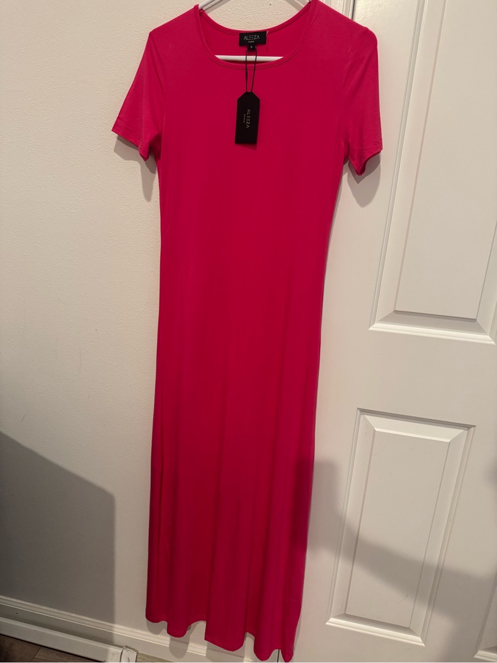 Aleeza Paris Hot Pink Soft Short Sleeve Maxi Dress Small NWT - Picture 2 of 4